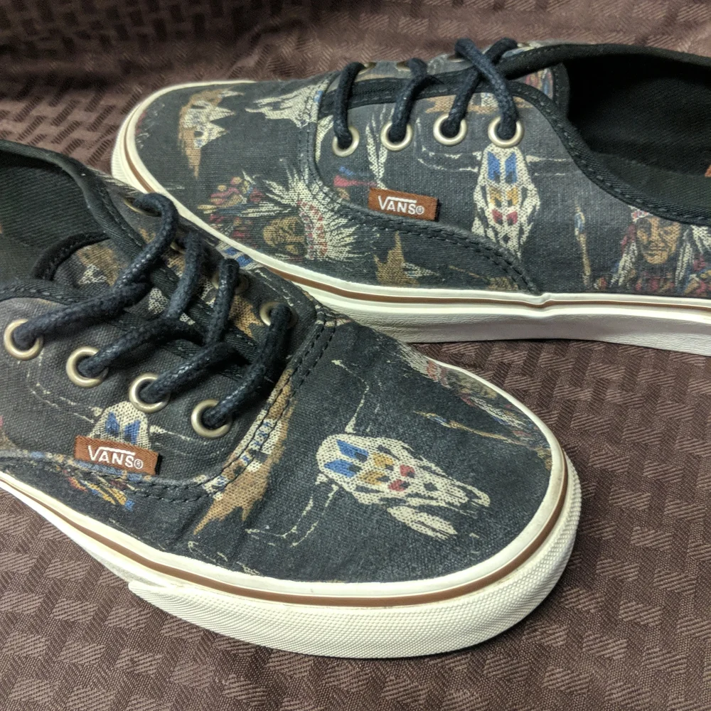 Vans - Picture 14 of 15